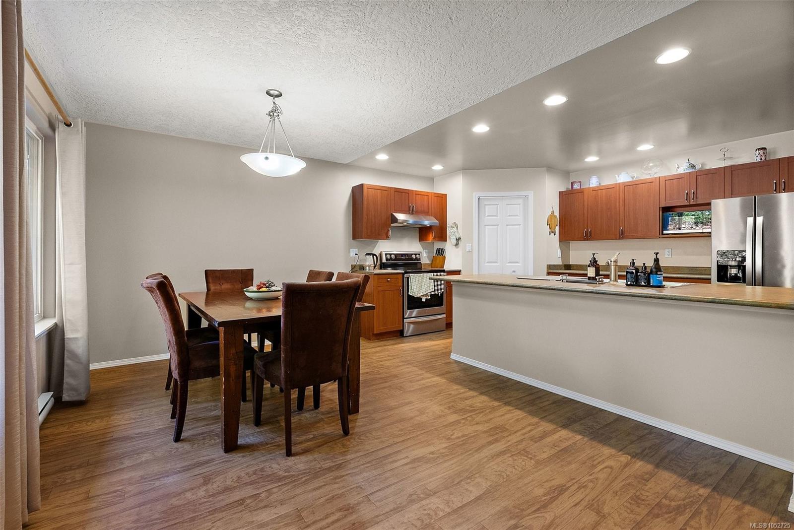6680 Acreman Pl — listing photo 10 of 32