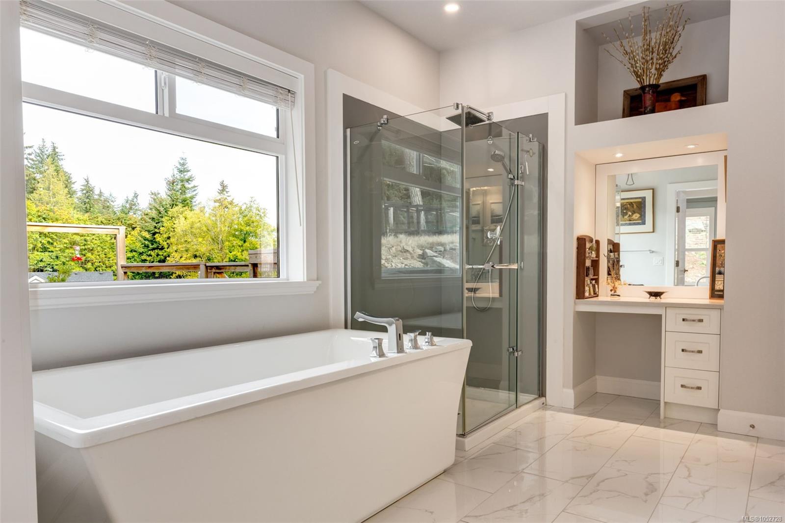 3112 Dolphin Dr — listing photo 14 of 36