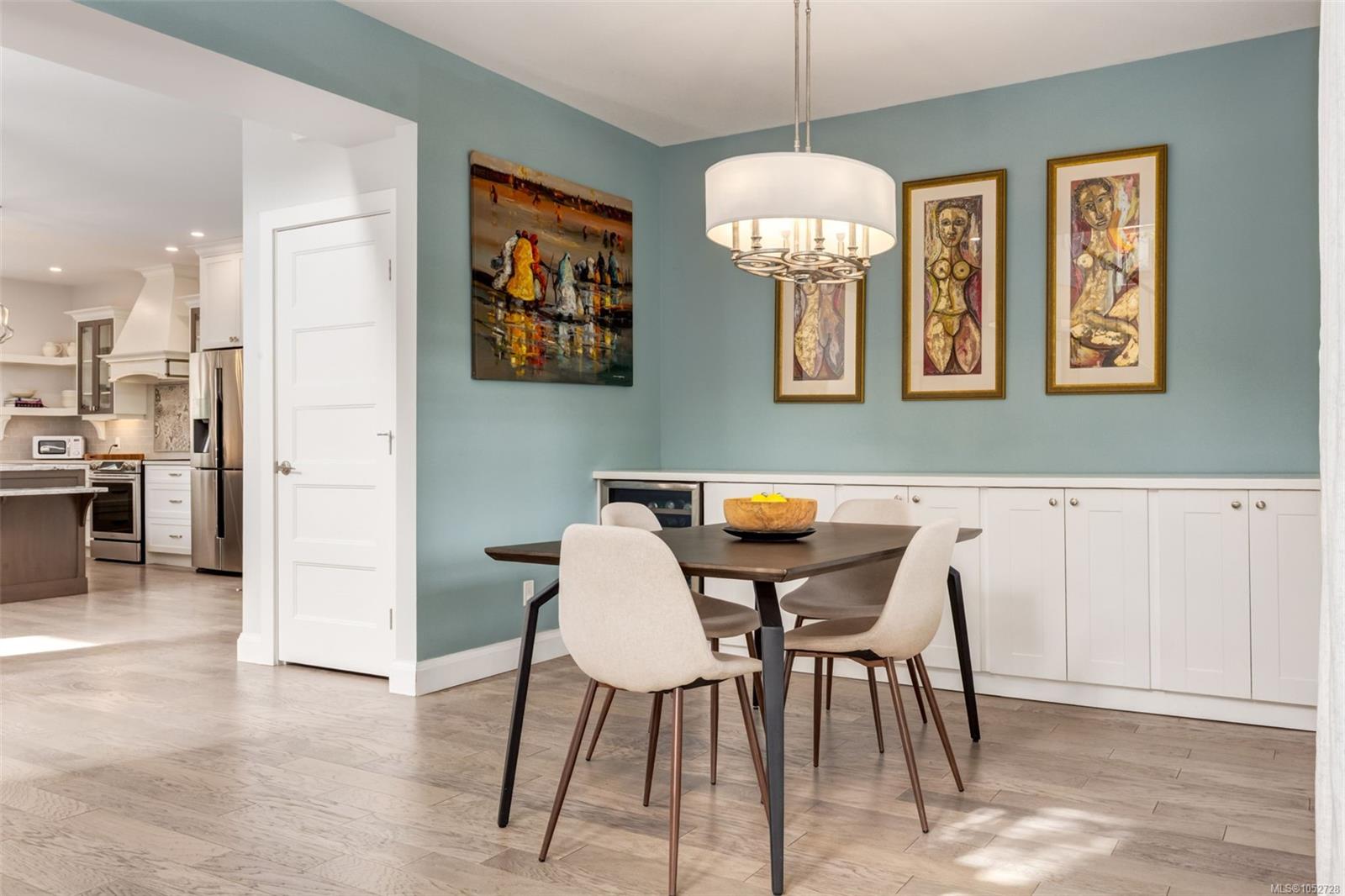 3112 Dolphin Dr — listing photo 10 of 36