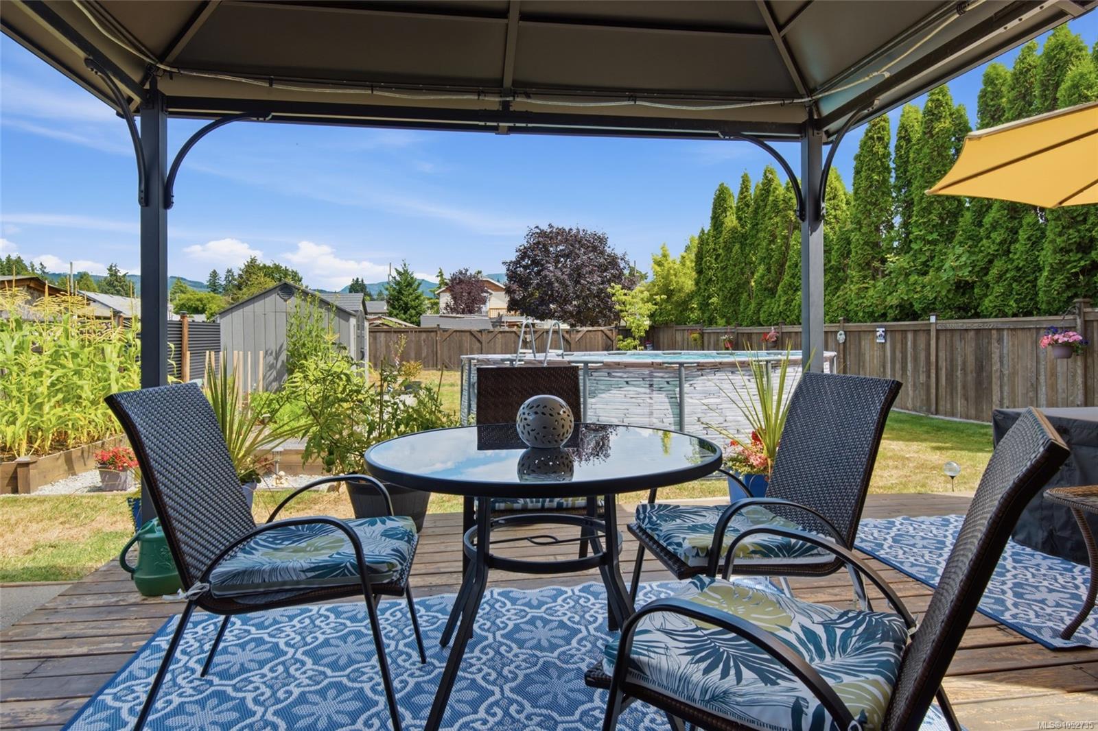 4853 Gertrude St — listing photo 11 of 31