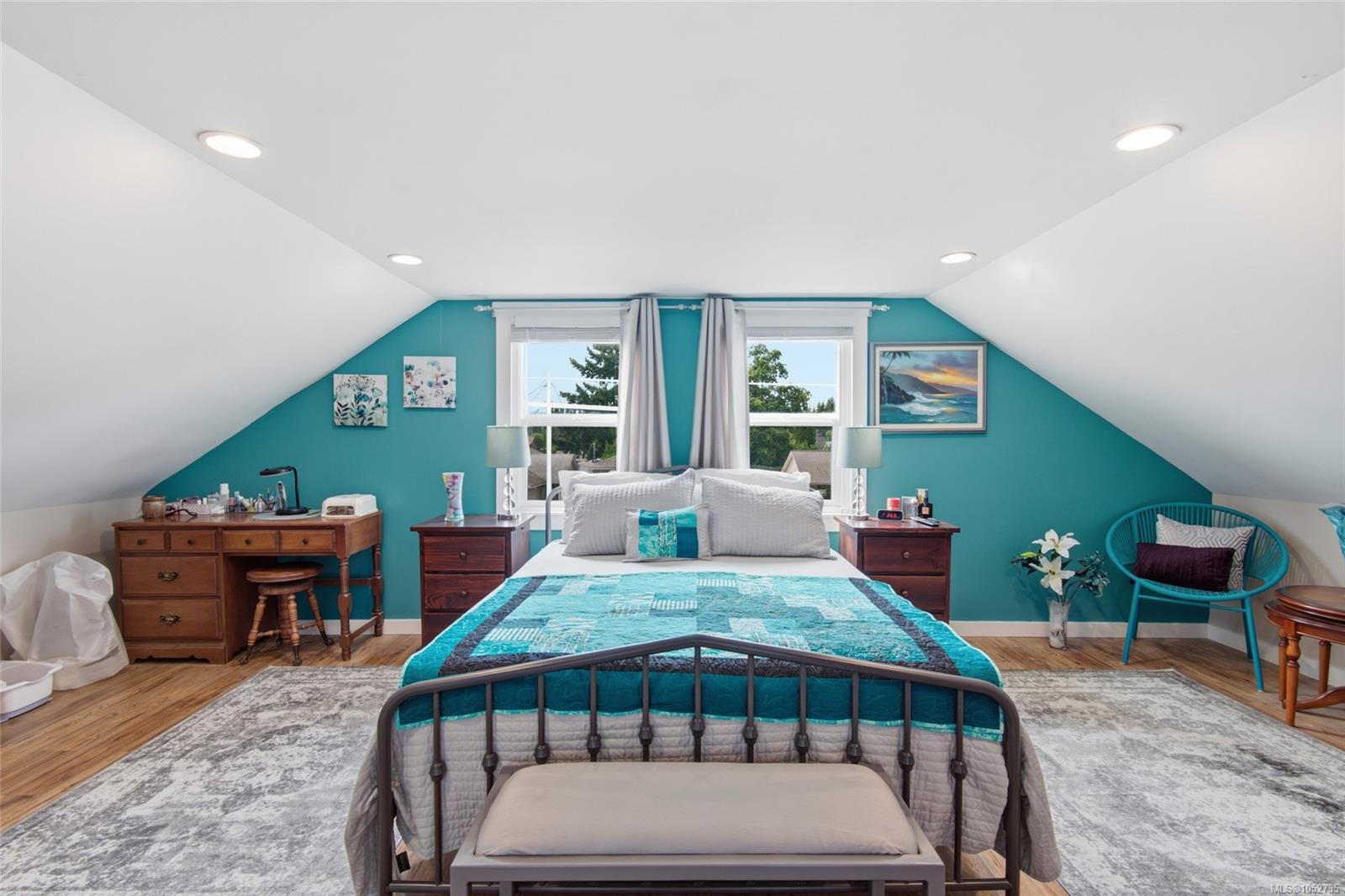 4853 Gertrude St — listing photo 12 of 31