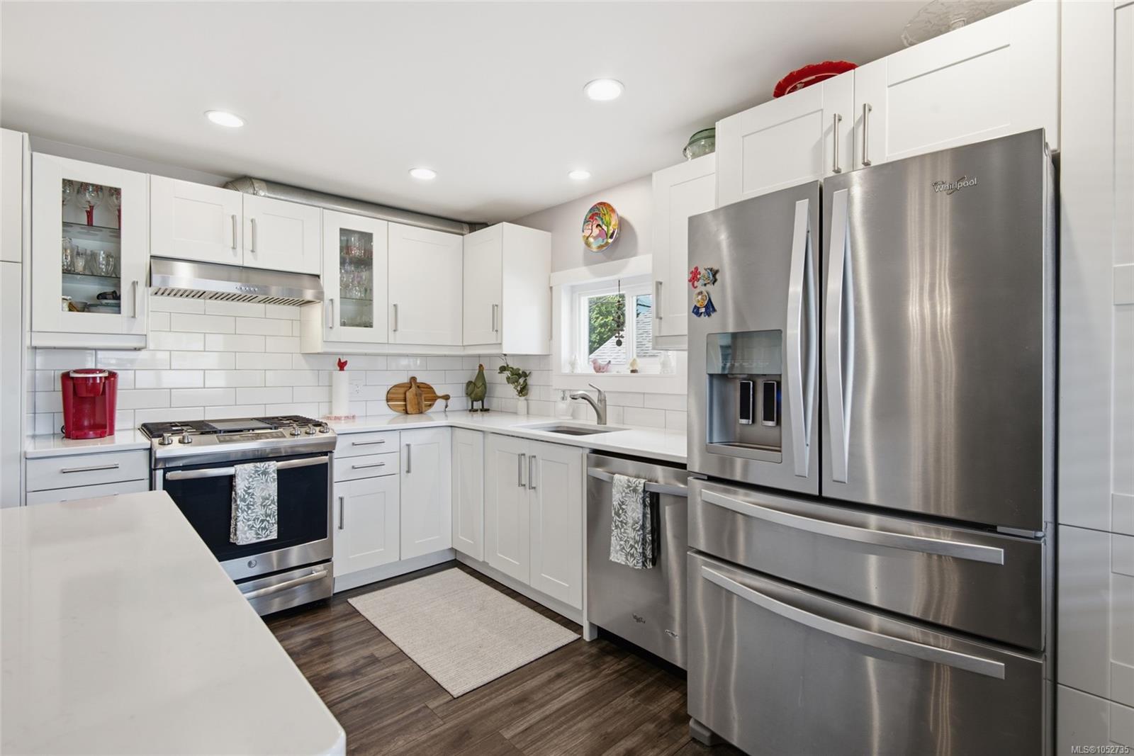 4853 Gertrude St — listing photo 6 of 31