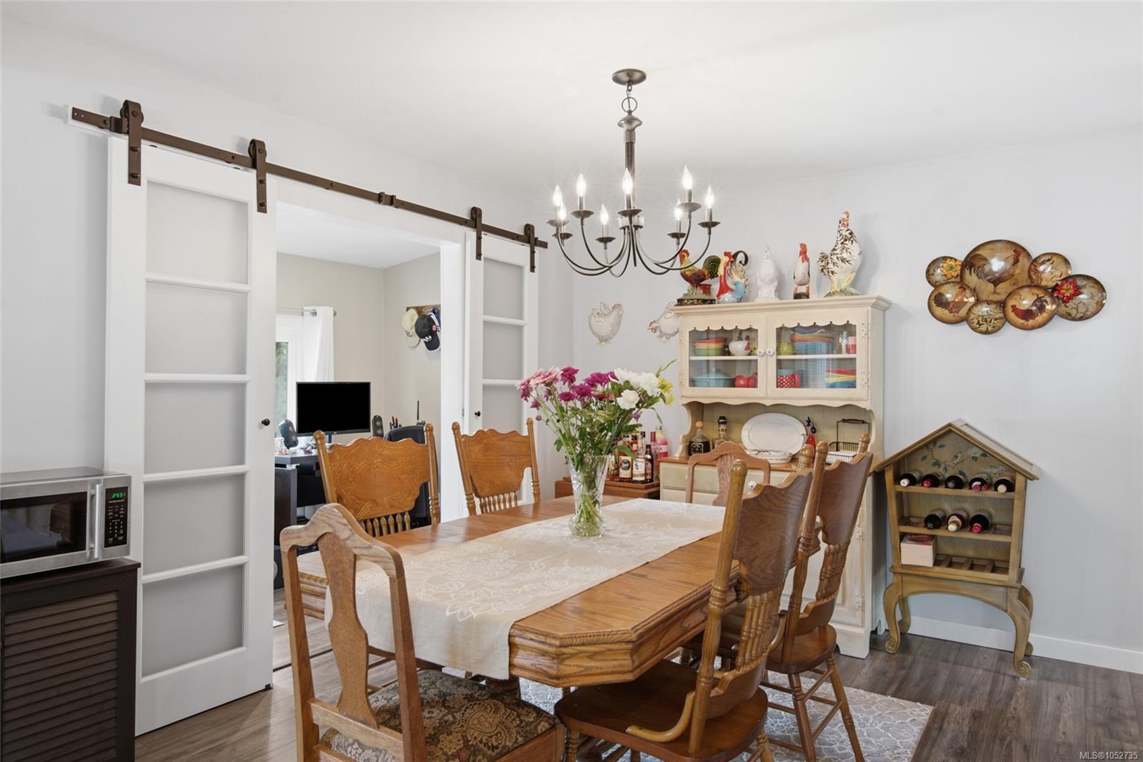 4853 Gertrude St — listing photo 9 of 31