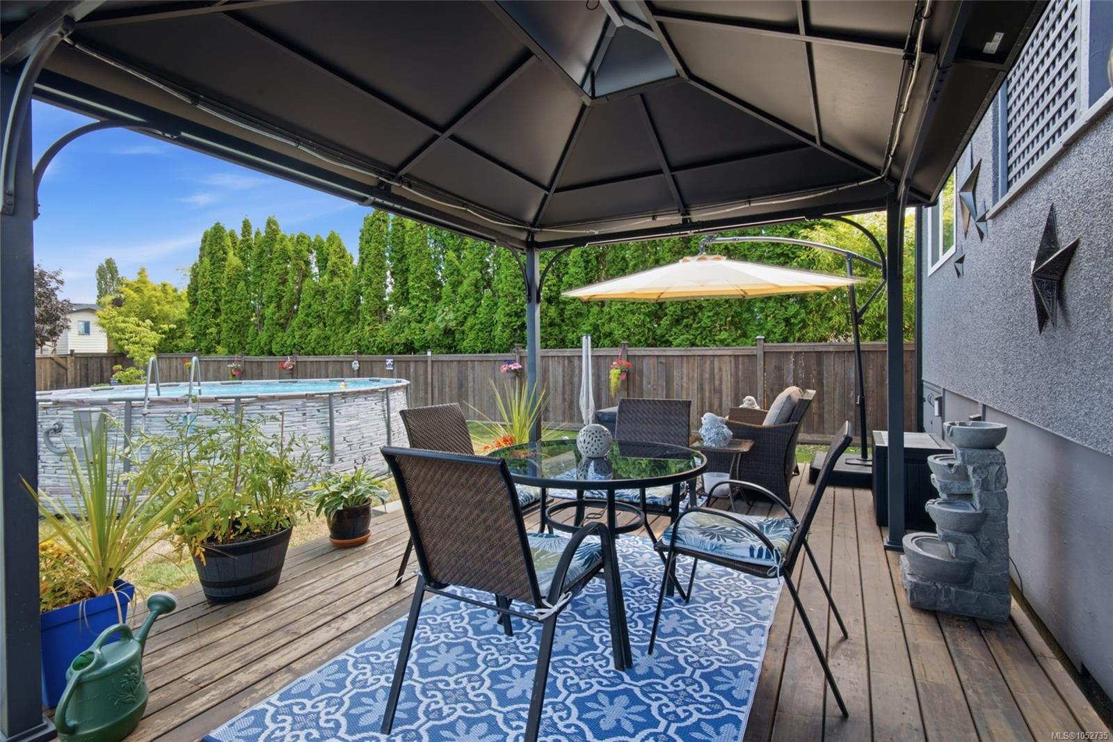 4853 Gertrude St — listing photo 10 of 31