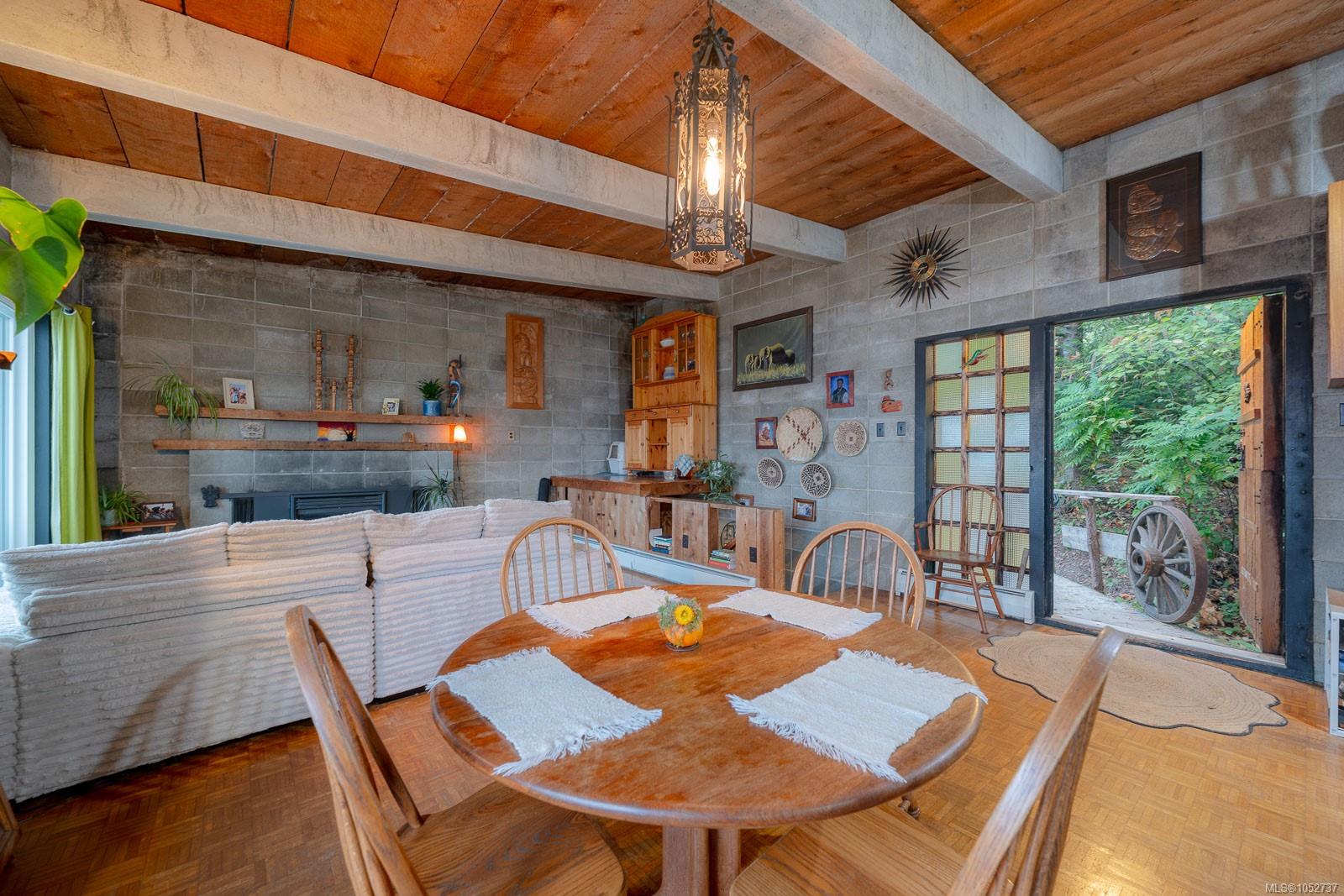 2560 Pylades Dr — listing photo 13 of 82
