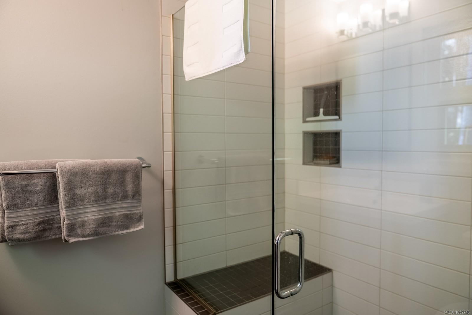 2701 Galley Cres — listing photo 14 of 35