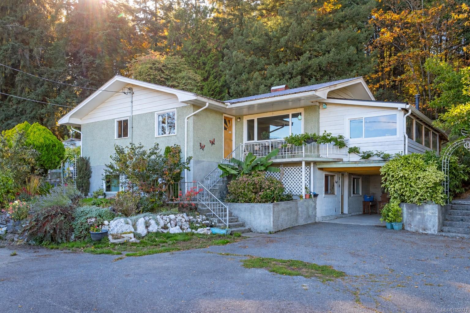 8258 Trans Canada Hwy — listing photo 3 of 68