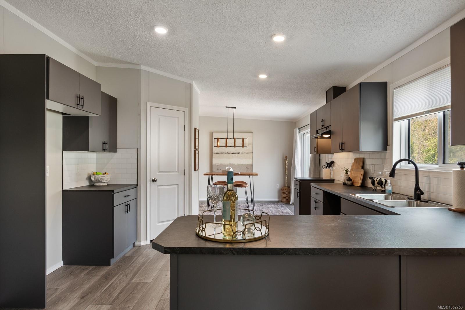 72-1160 Shellbourne Blvd — listing photo 2 of 32