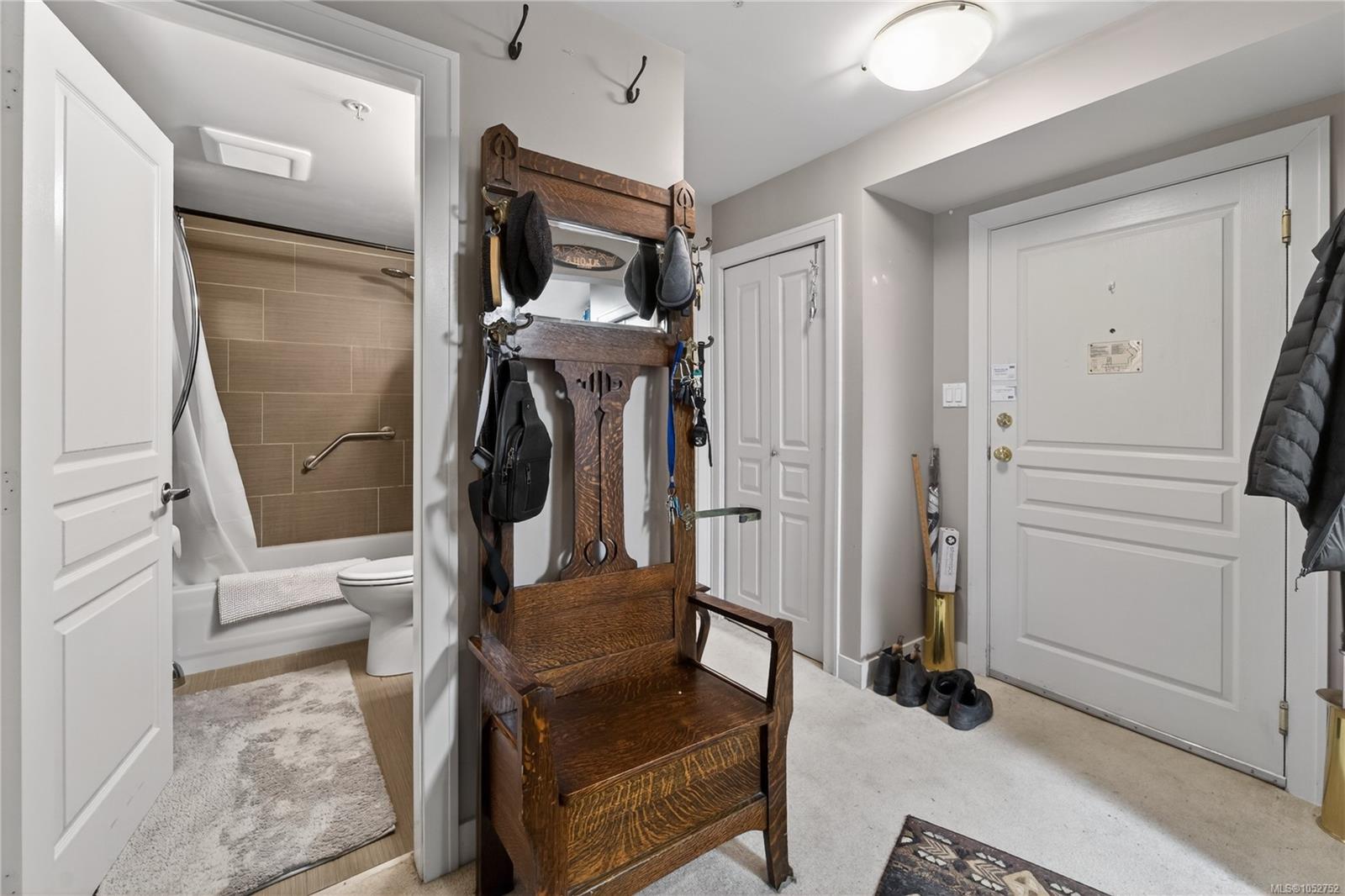 204-799 Blackberry Rd — listing photo 7 of 20