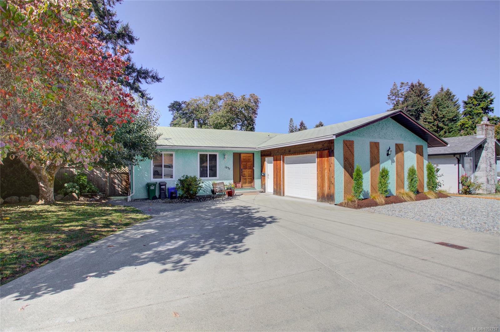 1837 Sandra Pl — listing photo 2 of 55