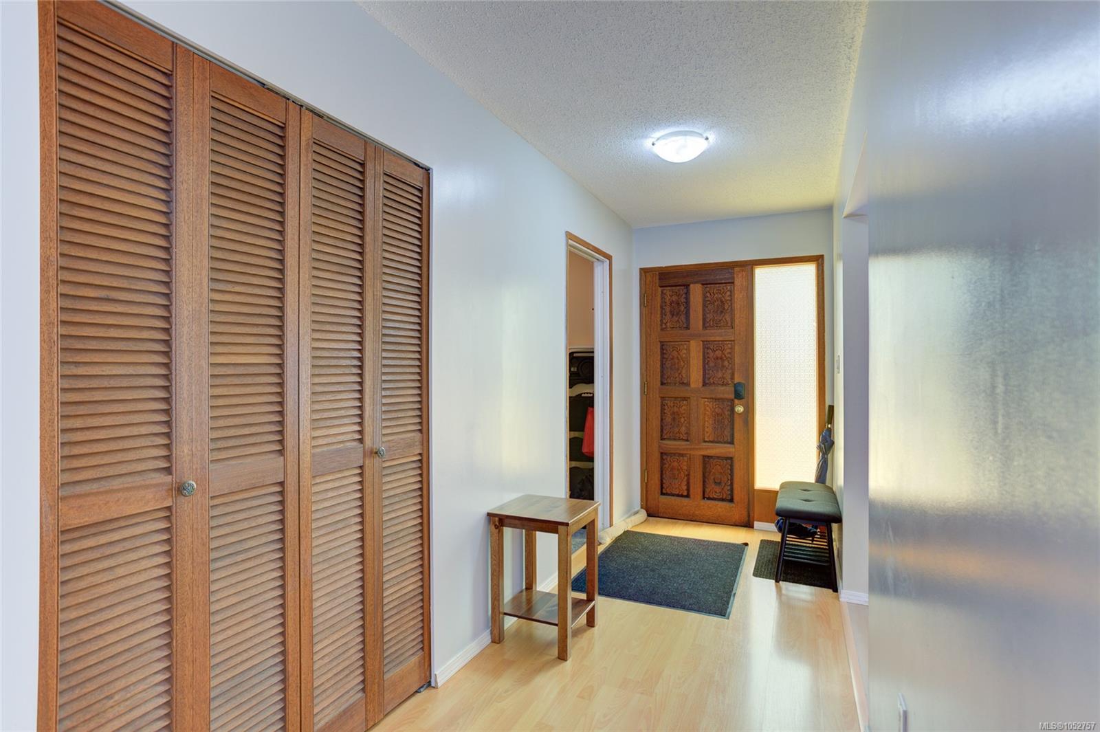 1837 Sandra Pl — listing photo 5 of 55