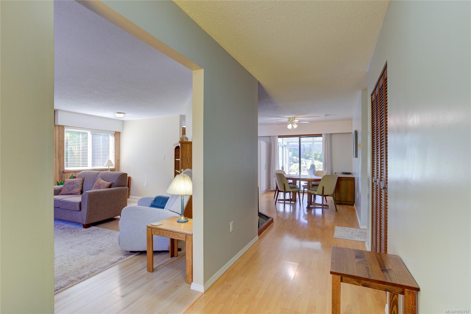 1837 Sandra Pl — listing photo 6 of 55