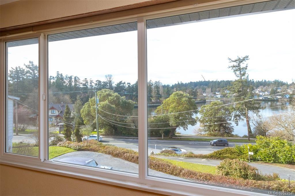368 Gorge Rd — listing photo 13 of 50