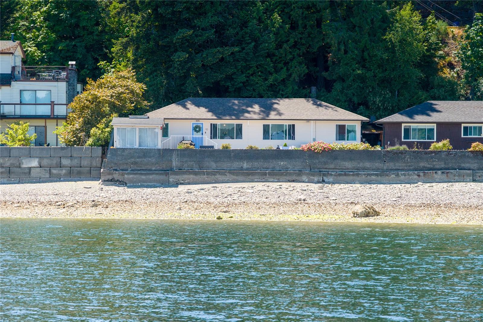 10-345 Chemainus Rd — listing photo 2 of 64