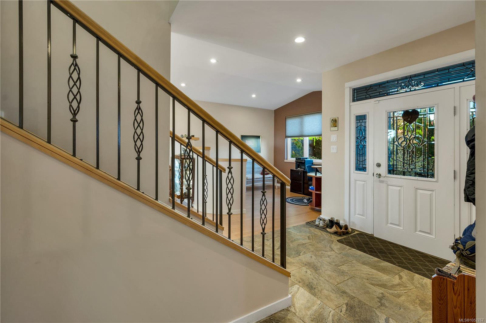 983 Alder St — listing photo 12 of 68