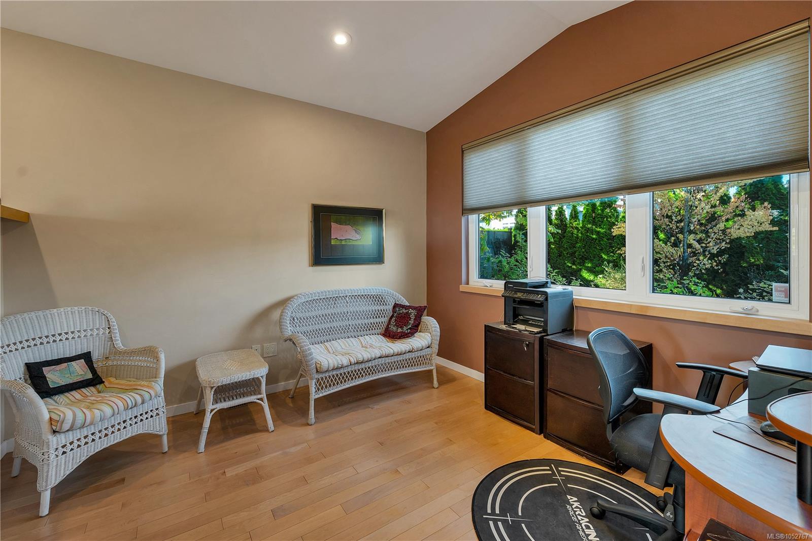 983 Alder St — listing photo 13 of 68