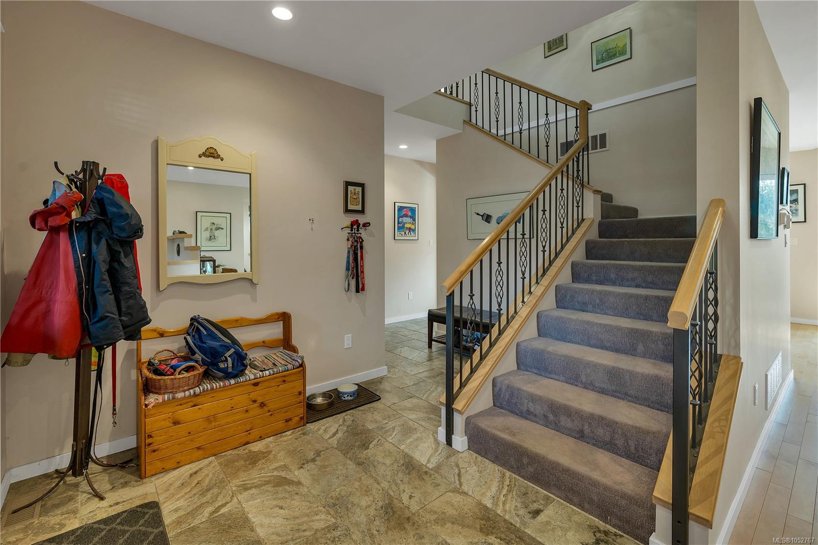 983 Alder St — listing photo 10 of 68