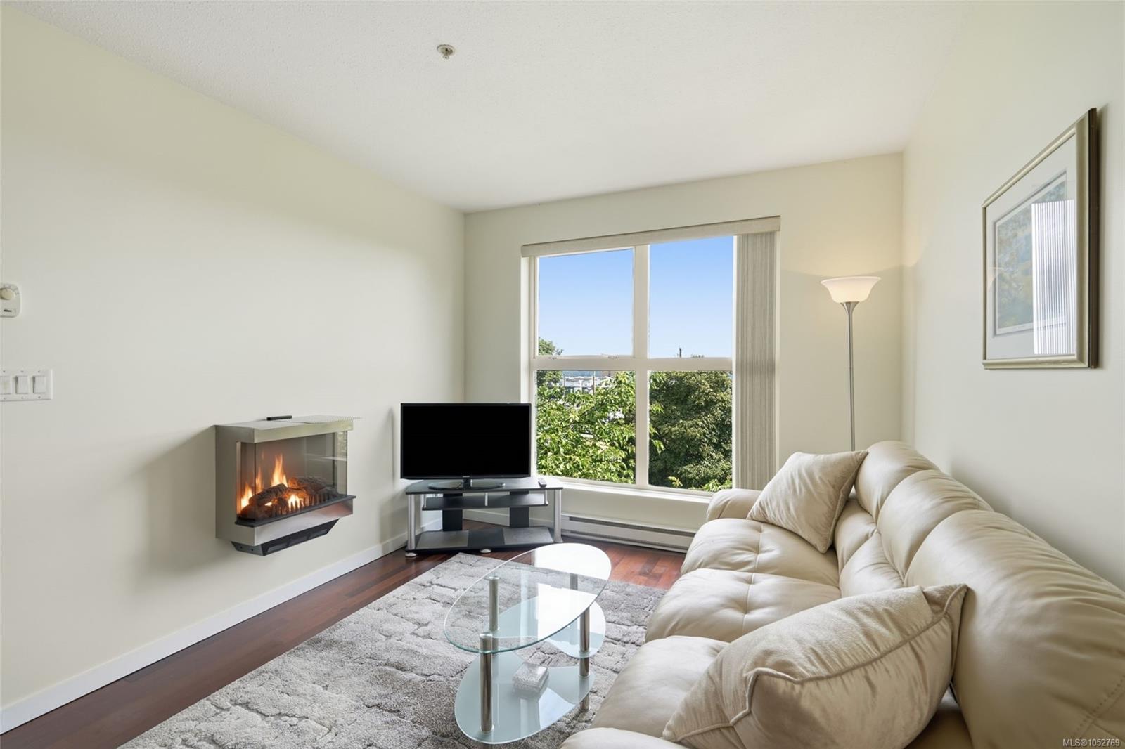 304-555 Franklyn St — listing photo 6 of 35