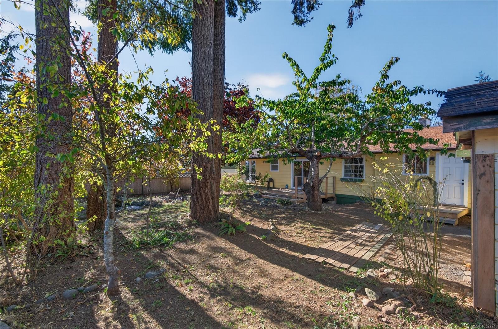 733 Marina Blvd — listing photo 11 of 44
