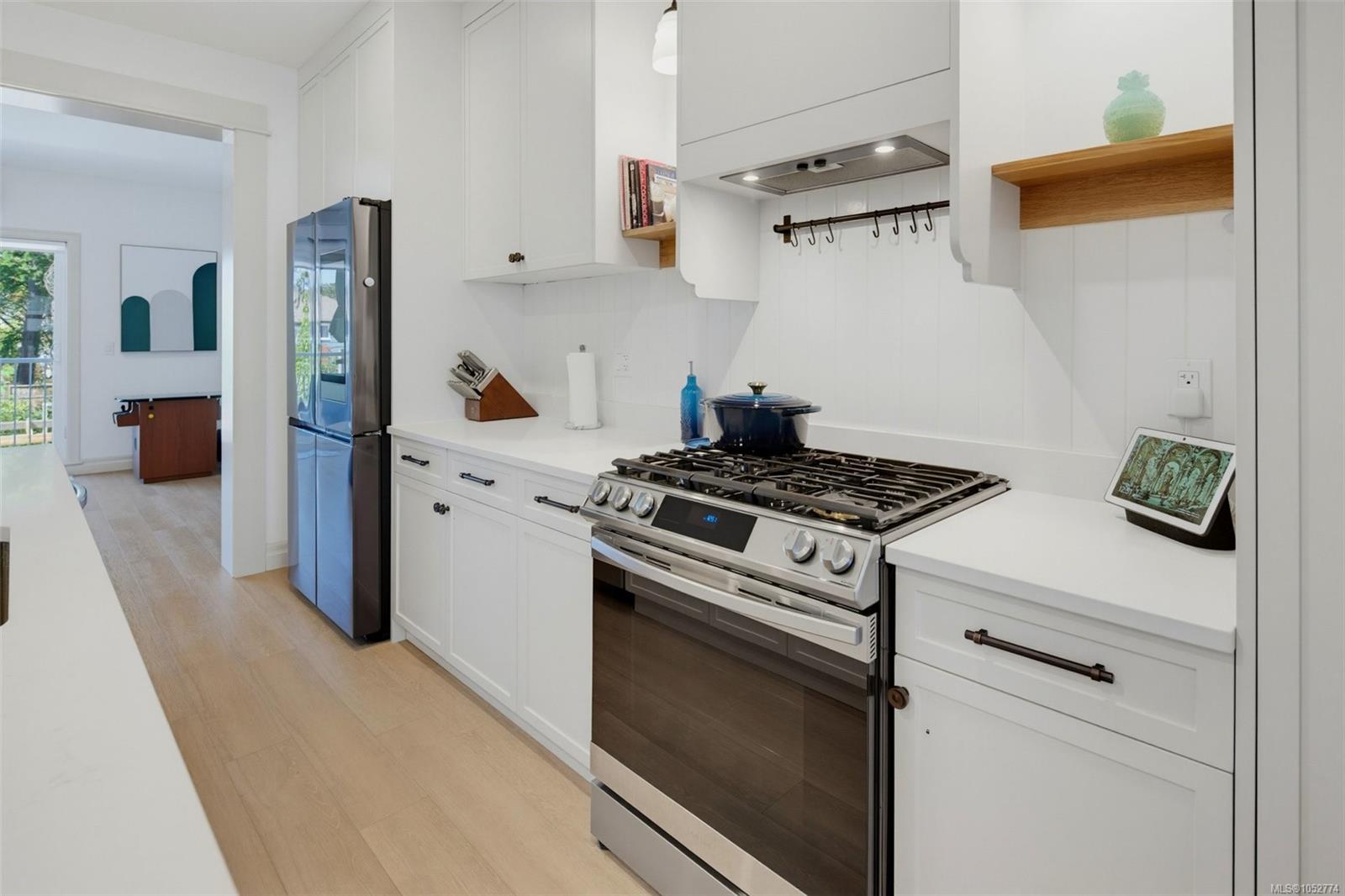 4-3092 Washington Ave — listing photo 13 of 43