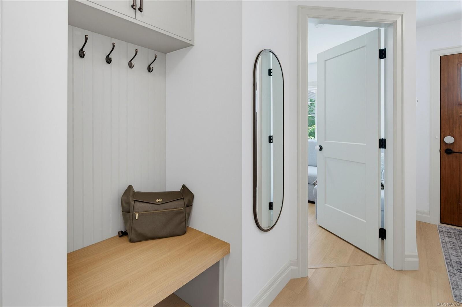 4-3092 Washington Ave — listing photo 6 of 43