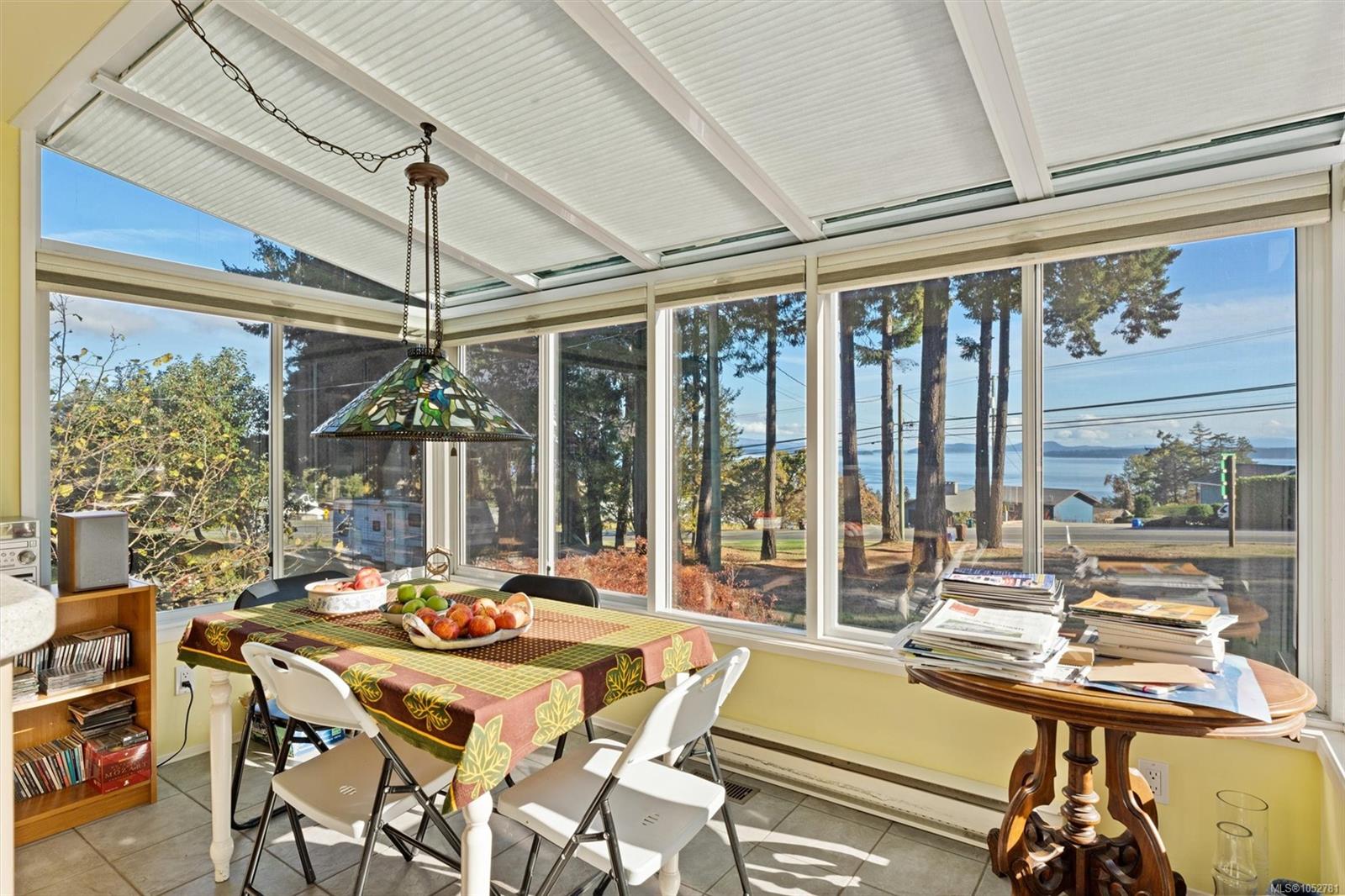 8698 East Saanich Rd — listing photo 14 of 32