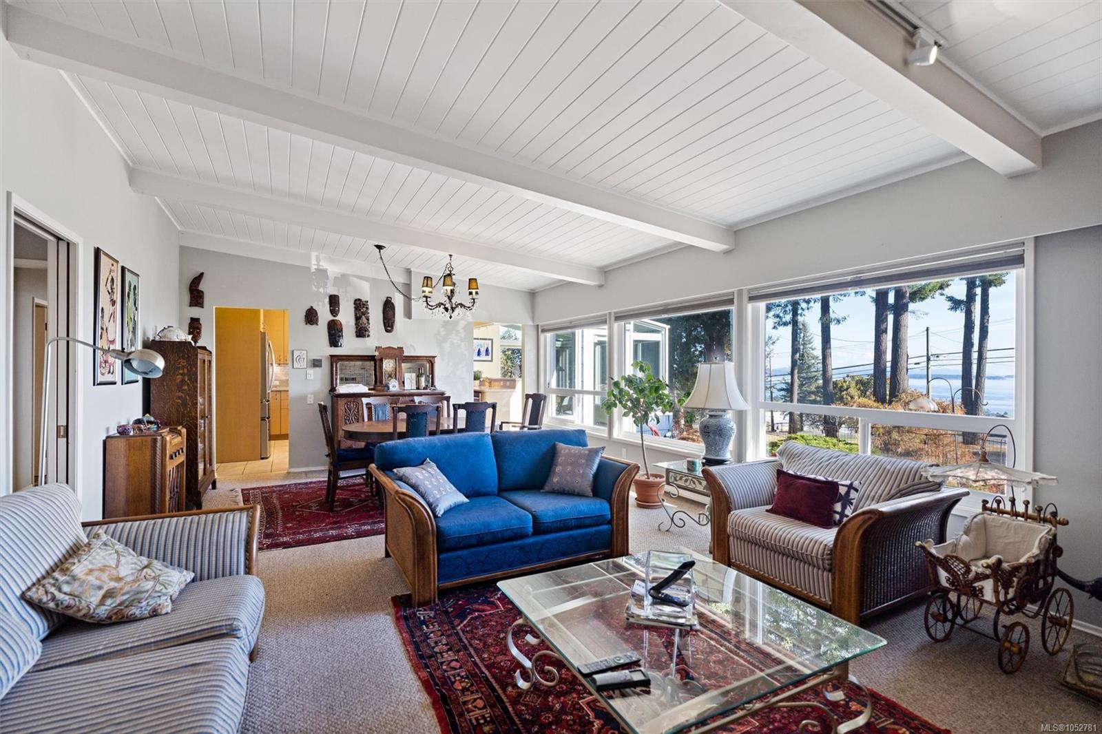 8698 East Saanich Rd — listing photo 8 of 32