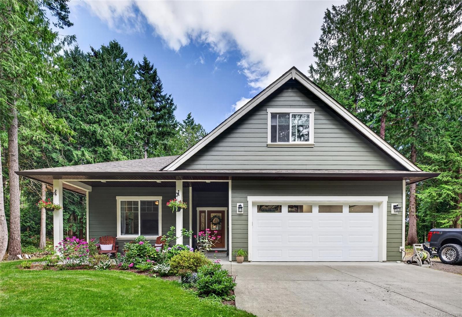 2651 Ethel Lane — listing photo 2 of 38