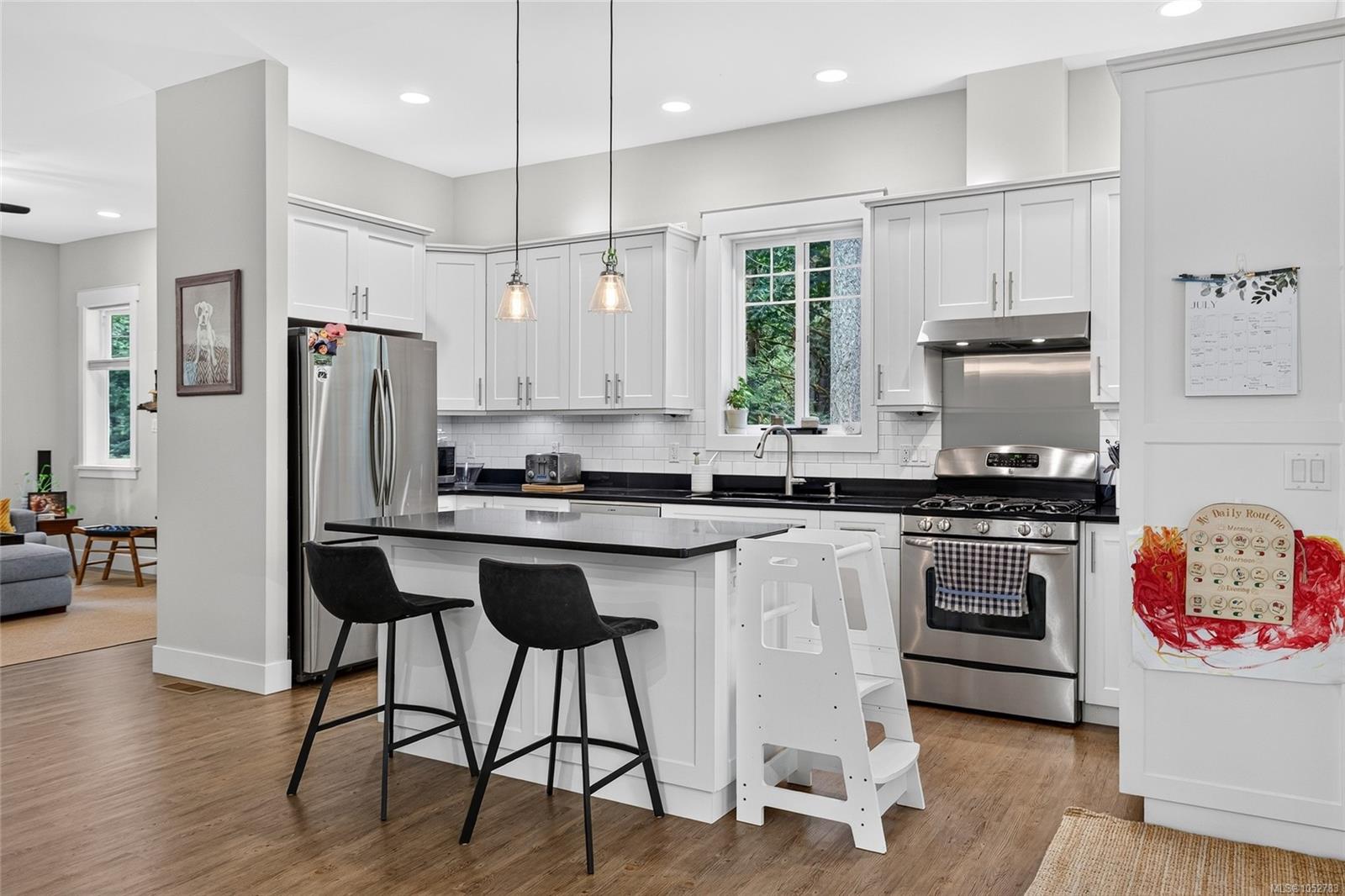 2651 Ethel Lane — listing photo 8 of 38
