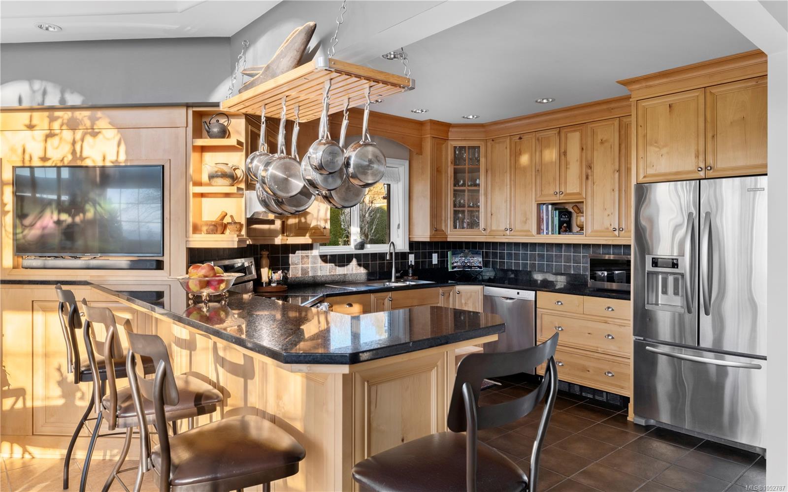 4690 Otter Point Pl — listing photo 13 of 98