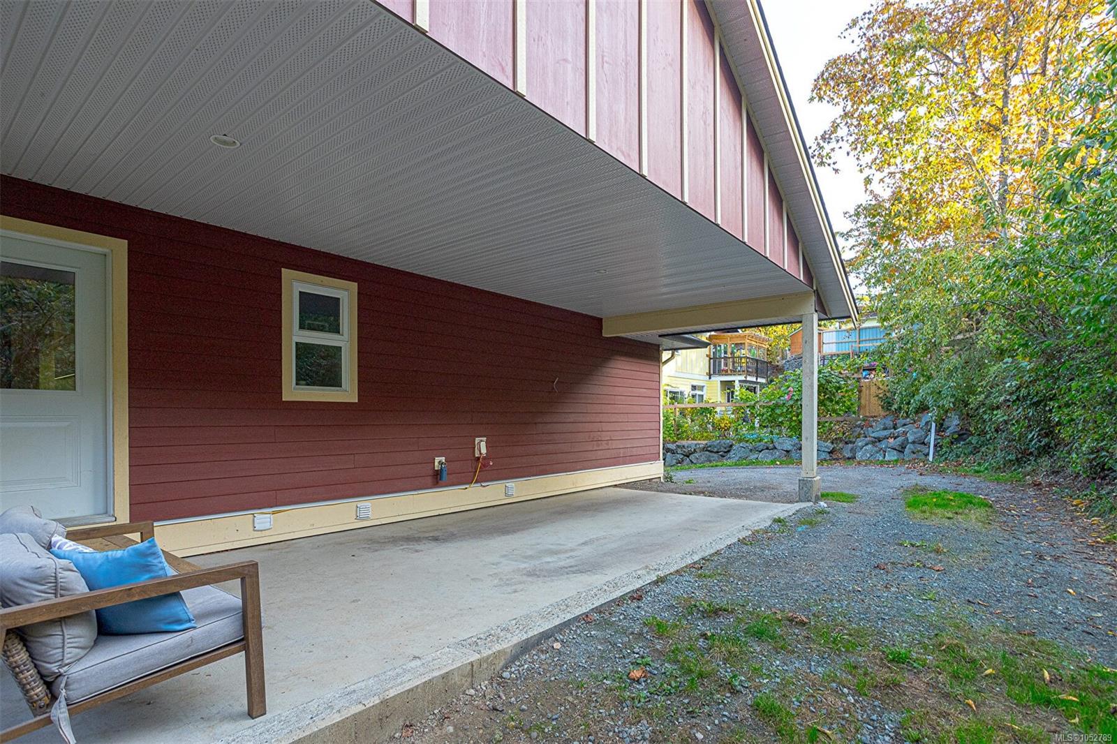 5274 Koksilah Rd — listing photo 10 of 81