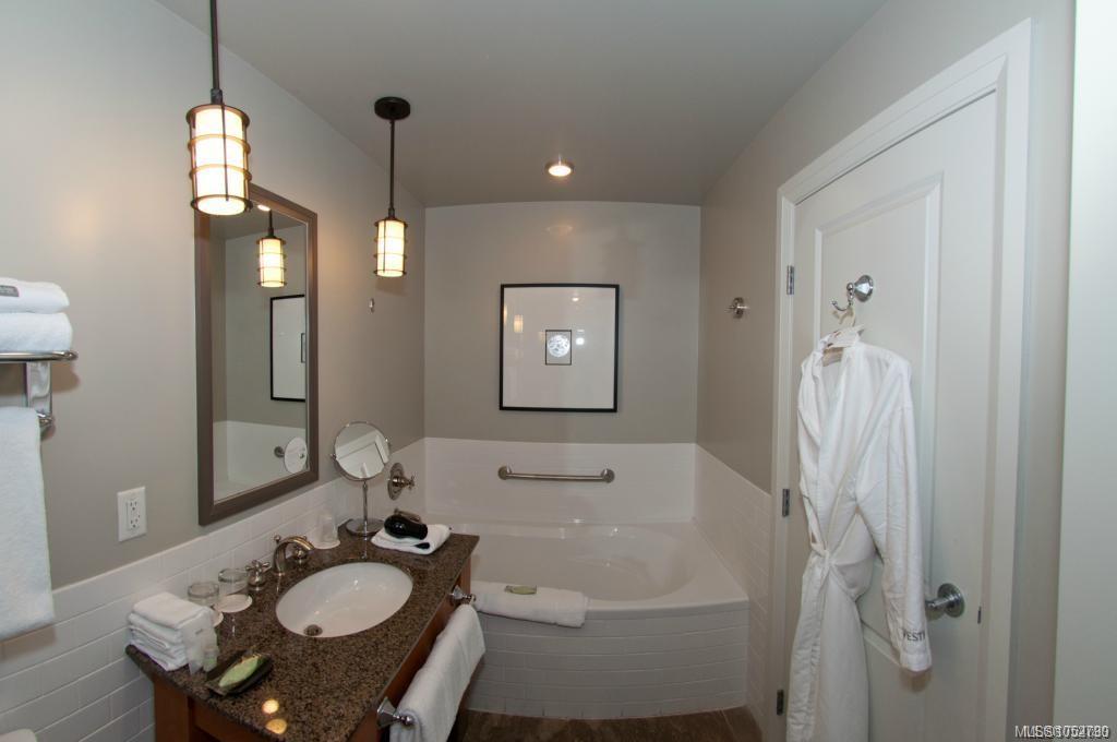 232/234-1999 Country Club Way — listing photo 5 of 17