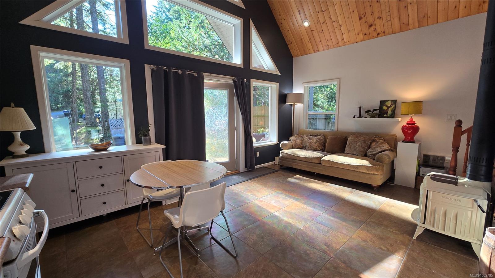434 Dunshire Dr — listing photo 12 of 29