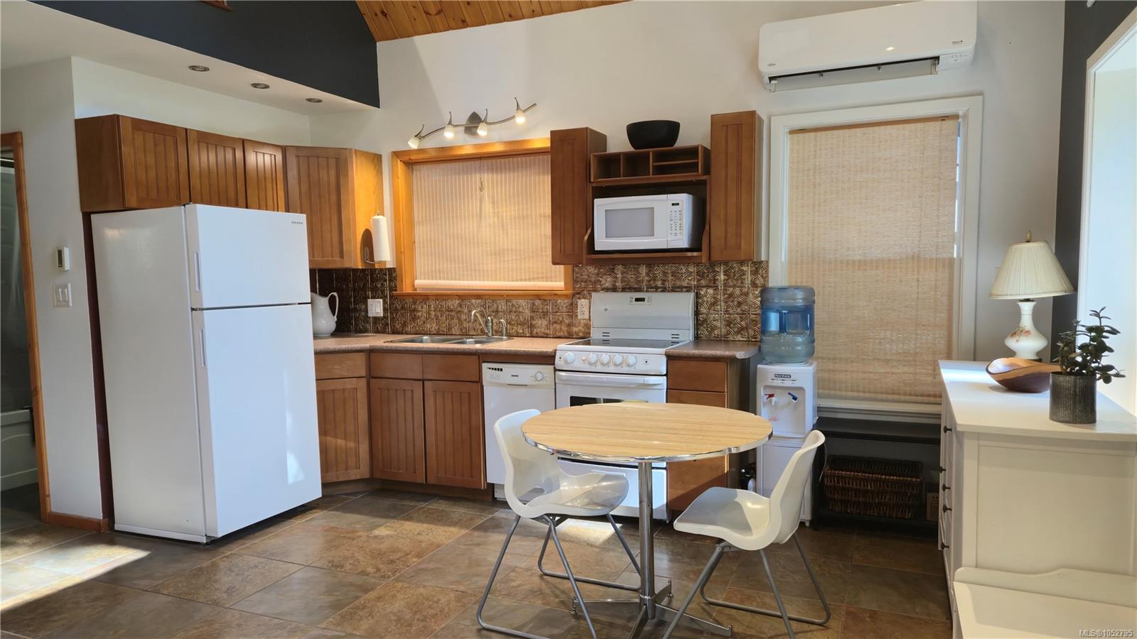 434 Dunshire Dr — listing photo 9 of 29