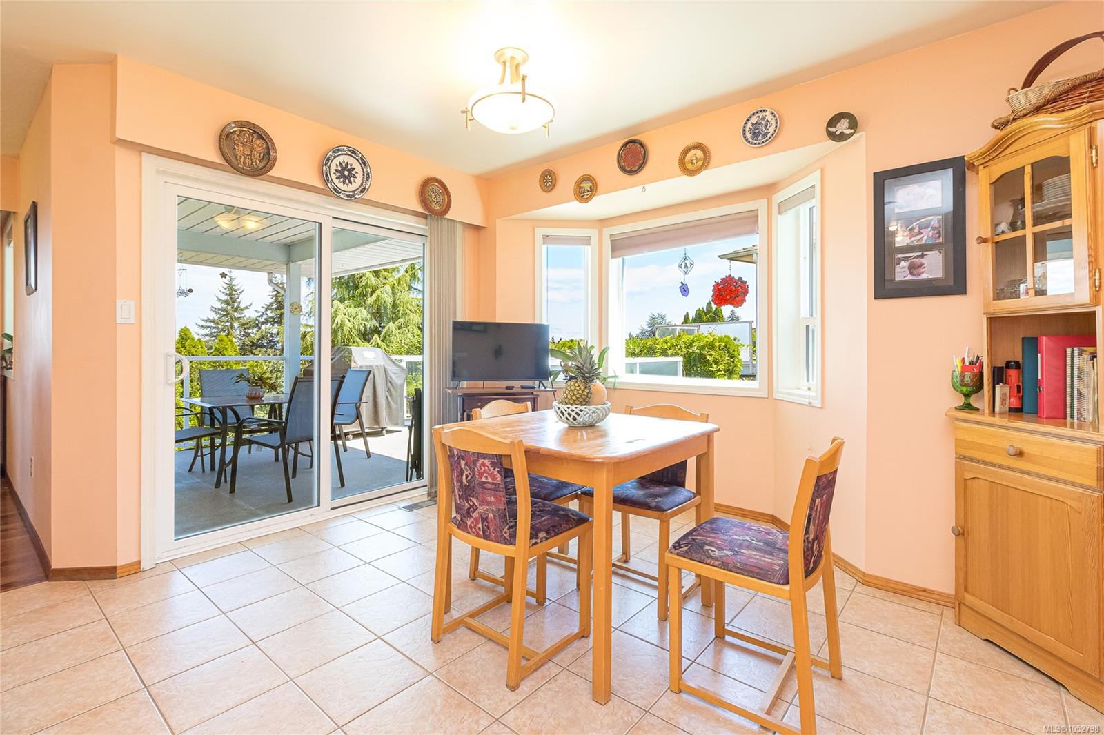 7453 Veyaness Rd — listing photo 14 of 43