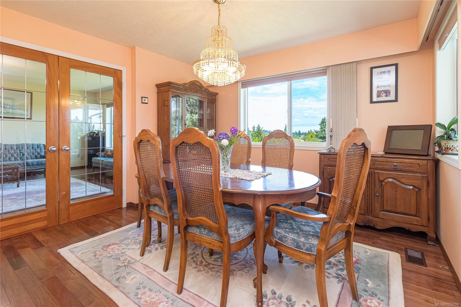 7453 Veyaness Rd — listing photo 10 of 43