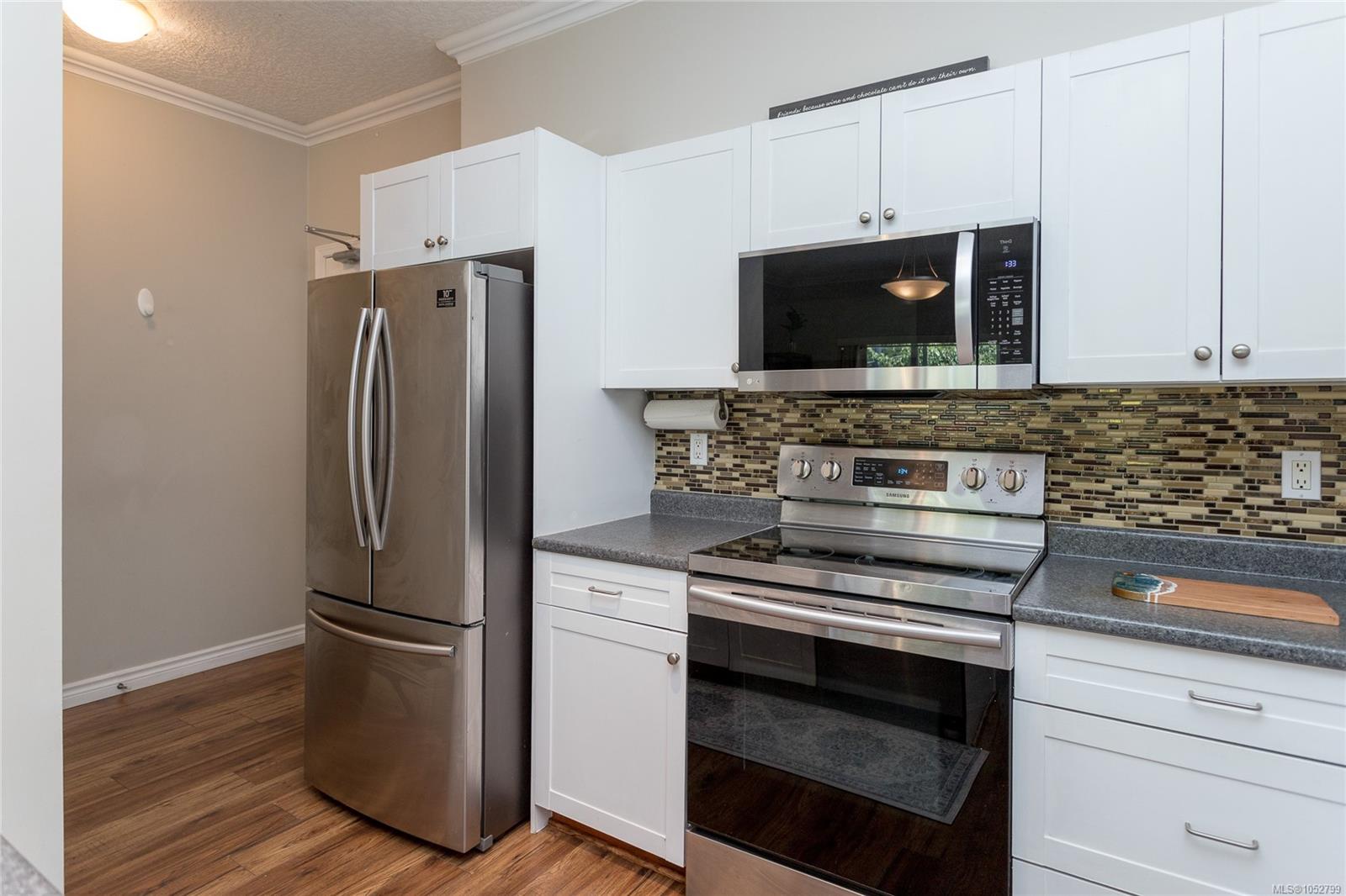 300-383 Wale Rd — listing photo 12 of 30