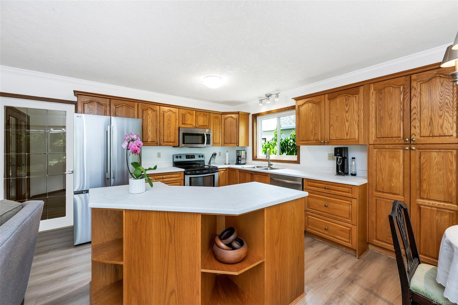 4958 Del Monte Ave — listing photo 13 of 45