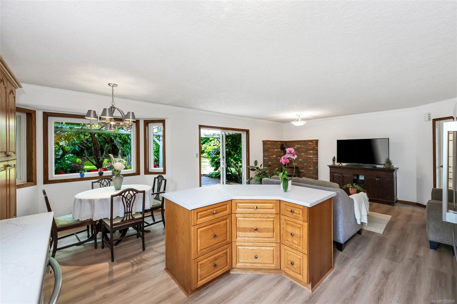 4958 Del Monte Ave — listing photo 14 of 45