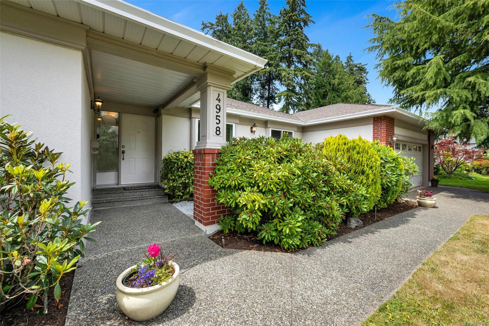 4958 Del Monte Ave — listing photo 3 of 45