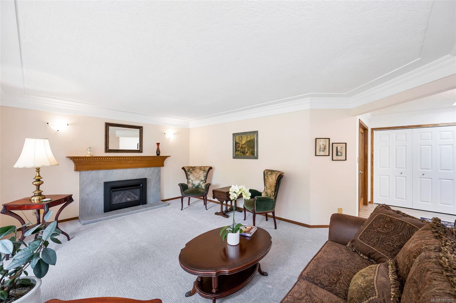4958 Del Monte Ave — listing photo 7 of 45