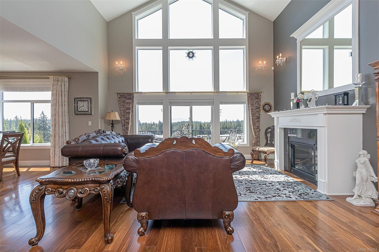 10-614 Granrose Terr — listing photo 2 of 44