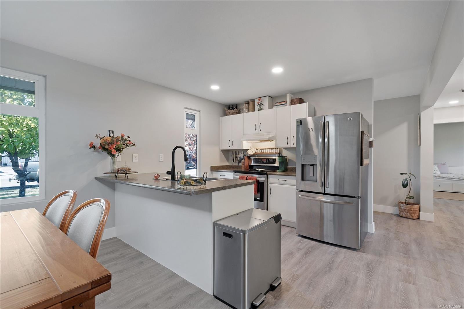 440 Allwood Rd — listing photo 14 of 46