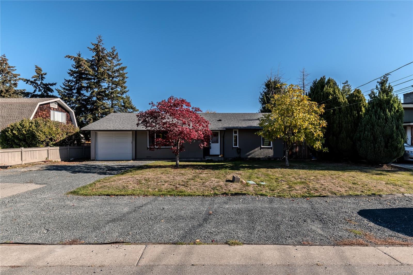 440 Allwood Rd — listing photo 3 of 46