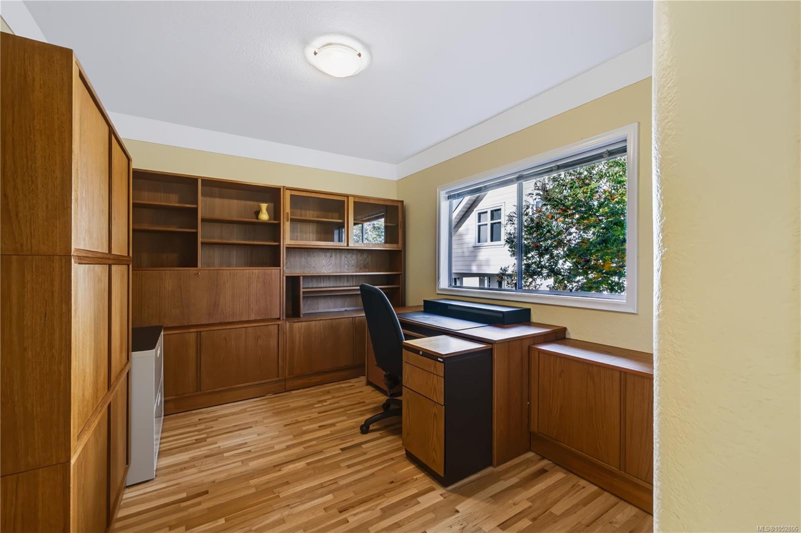 3910 Scolton Rd — listing photo 14 of 46