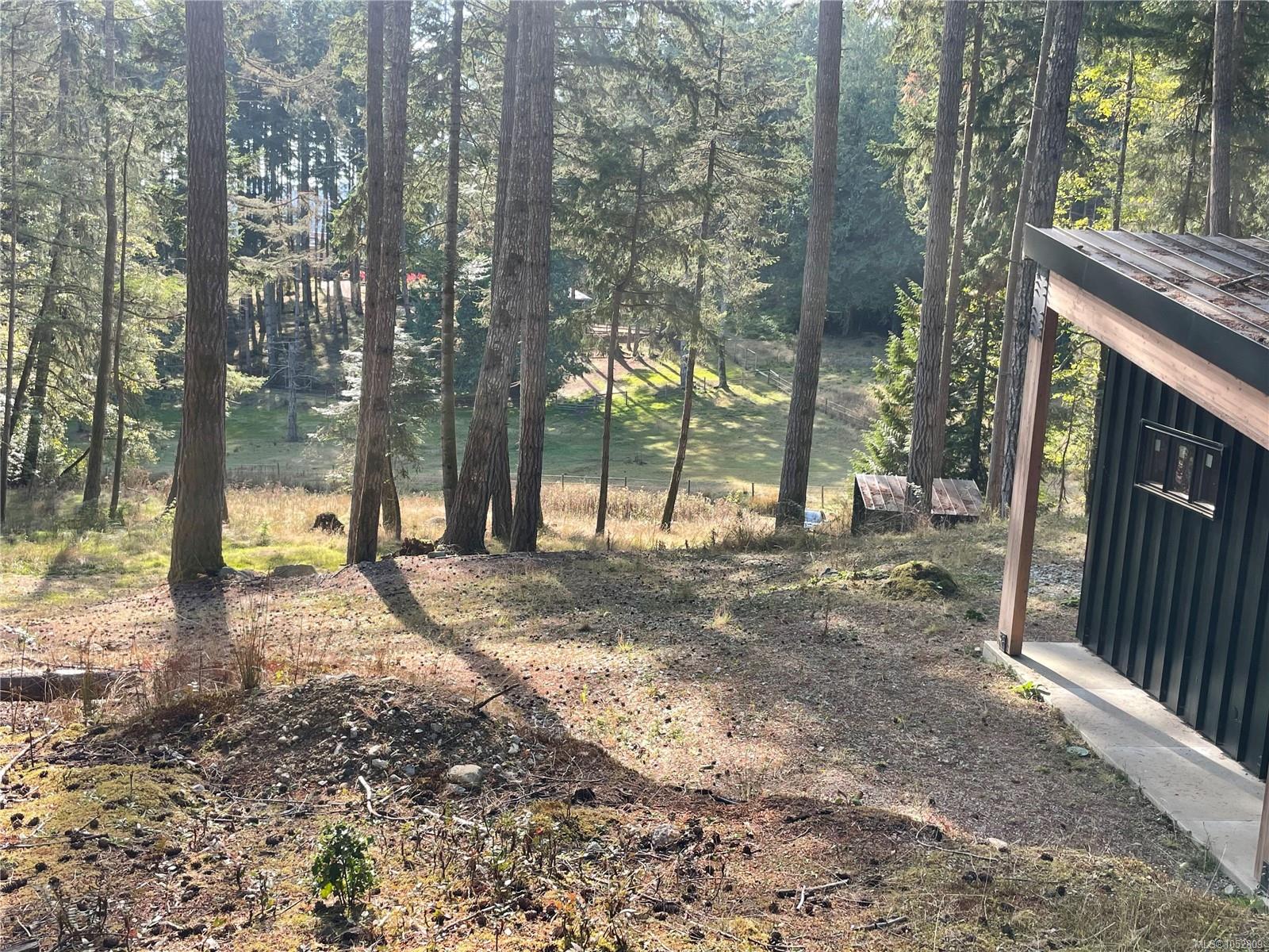 1376 Isabella Point Rd — listing photo 2 of 12