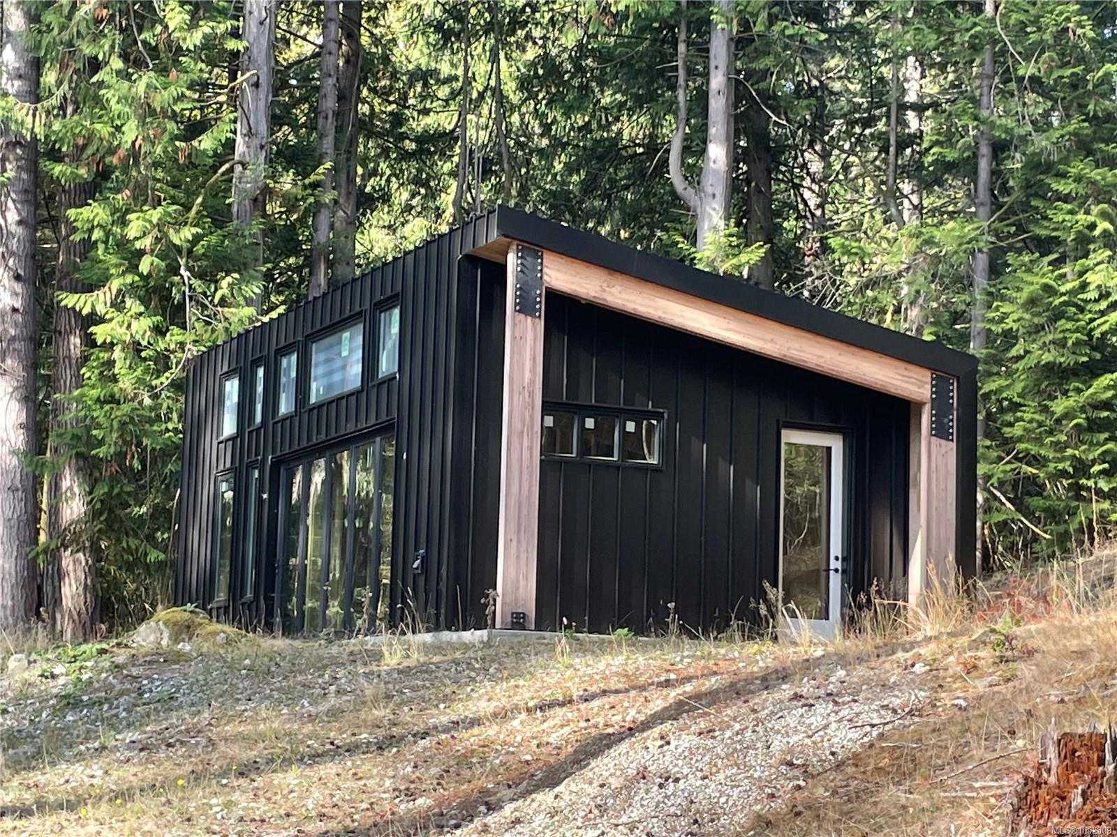1376 Isabella Point Rd — listing photo 4 of 12
