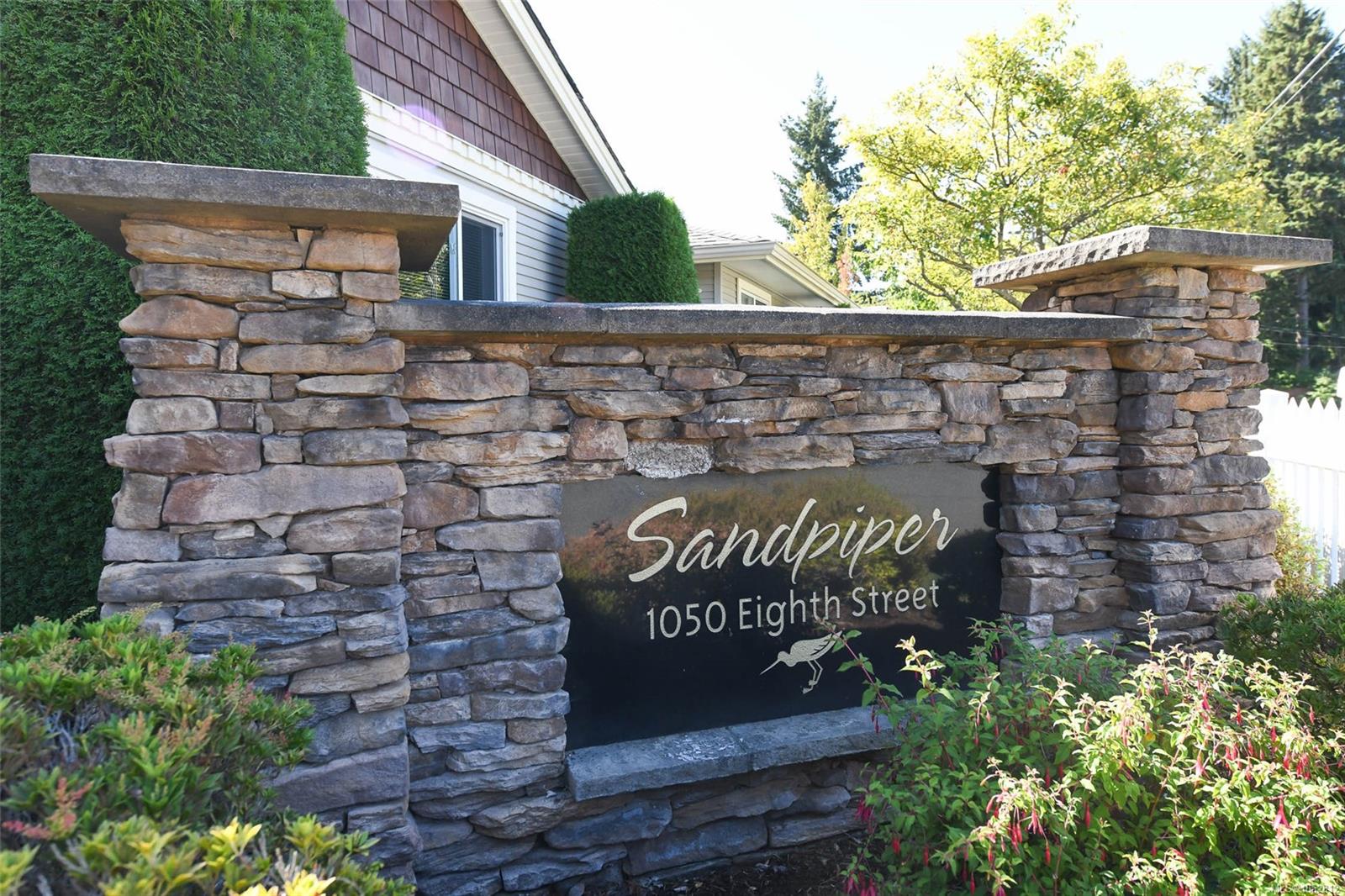 2-1050 8th St, Courtenay
