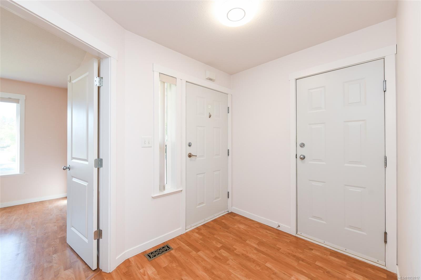 2-1050 8th St — listing photo 11 of 25