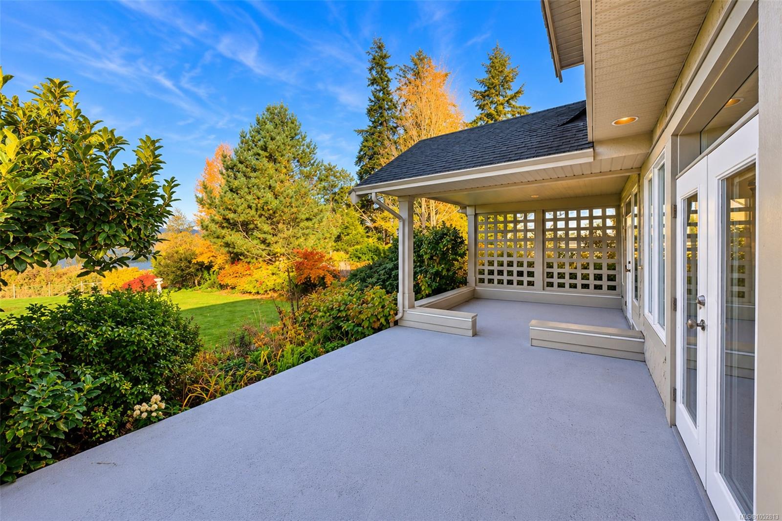 6086 Sterling Dr — listing photo 13 of 52